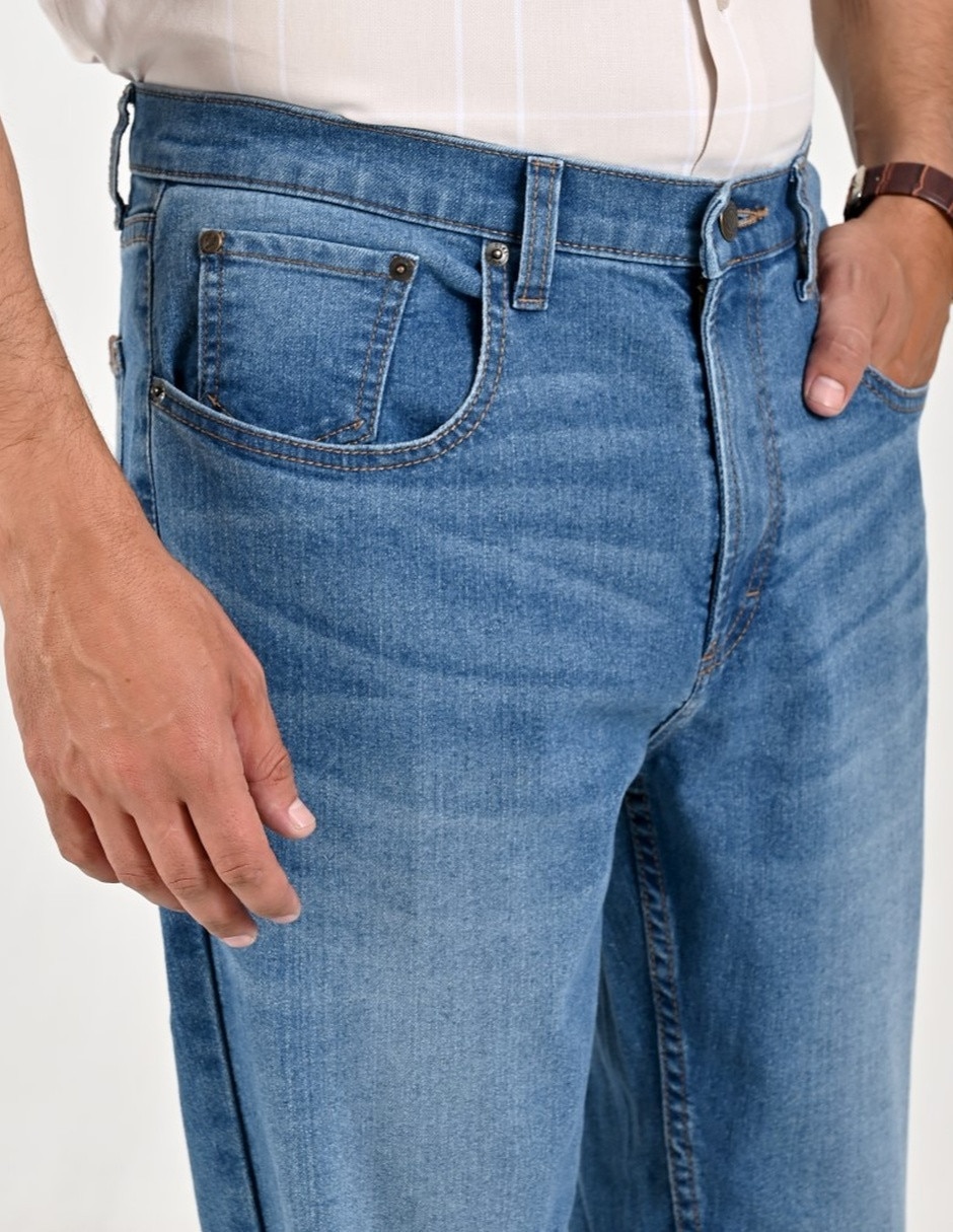 Jeans regular lavado whisker para hombre 7